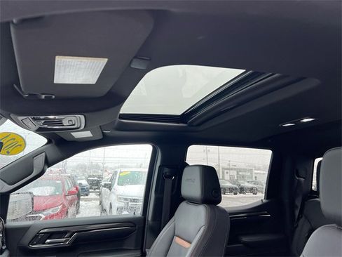 Used 2024 GMC Sierra 1500 AT4 w/ Technology Package image 19