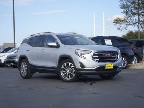 Used 2018 GMC Terrain SLT image 2