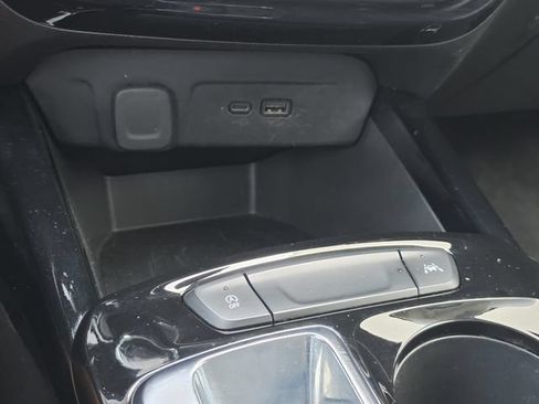 Used 2024 Chevrolet Trax LT FWD image 20