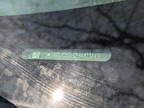 Used 2017 Chevrolet Sonic LT image 10