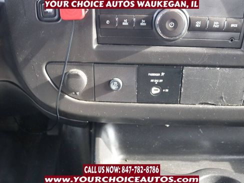 Used 2017 GMC Savana 2500 RWD image 32