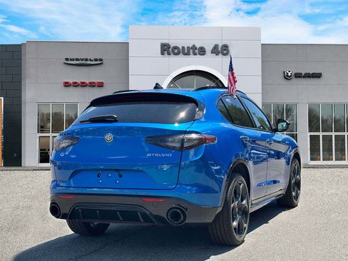 Used 2024 Alfa Romeo Stelvio Veloce AWD/4WD image 5