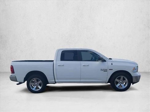 Used 2019 RAM 1500 Classic SLT w/ Luxury Group RWD image 4