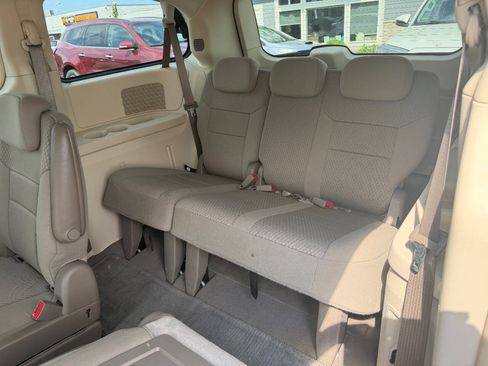 Used 2010 Chrysler Town & Country LX FWD image 11