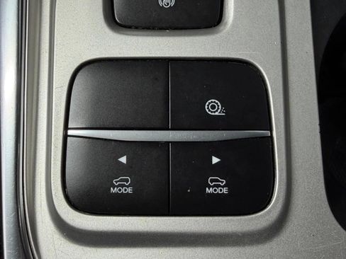 Used 2022 Ford Explorer XLT w/ Equipment Group 202A RWD image 36