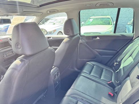 Used 2011 Volkswagen Tiguan SEL FWD image 26
