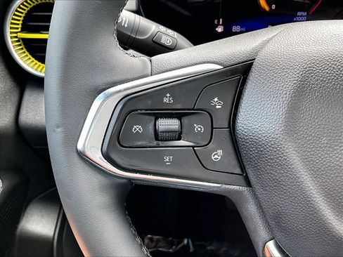 Used 2024 Chevrolet Trax ACTIV w/ Sunroof Package FWD image 20