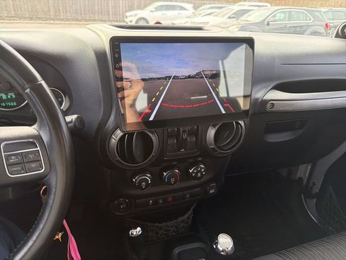 Used 2012 Jeep Wrangler Unlimited Sport image 8