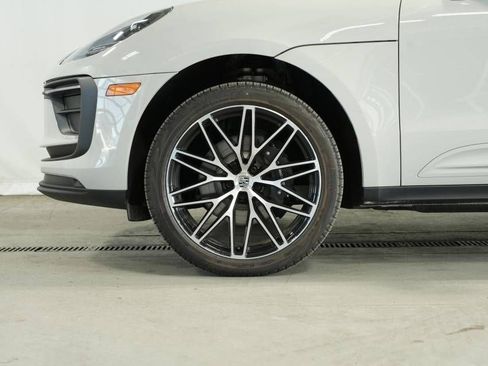 Certified 2025 Porsche Macan image 42