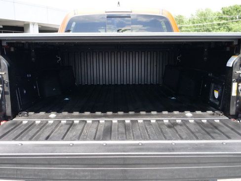 Used 2017 Toyota Tacoma TRD Sport w/ Premium & Technology Package AWD/4WD image 31