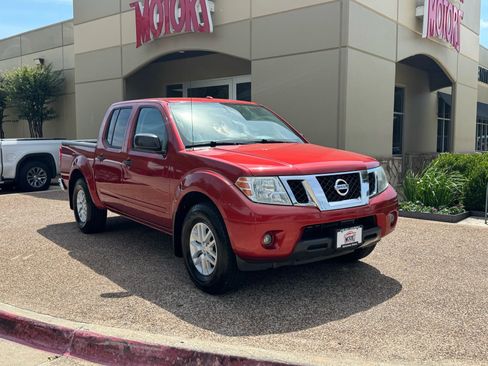 Used 2017 Nissan Frontier SV w/ SV Value Truck Package RWD image 6