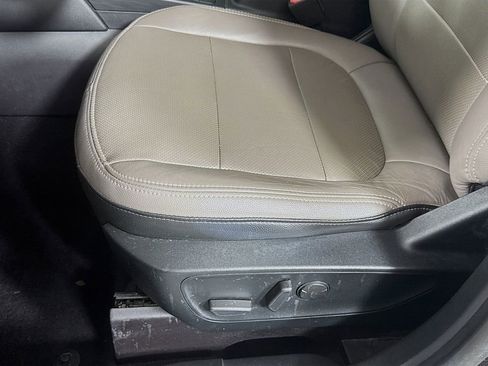 Used 2020 Ford Escape SE image 22