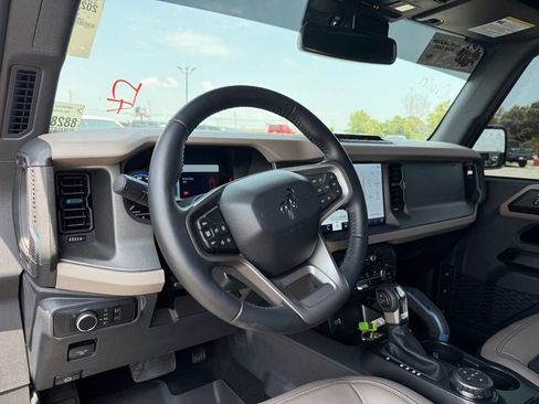 Used 2024 Ford Bronco Wildtrak AWD/4WD image 11