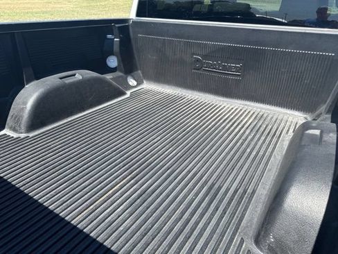Used 2025 GMC Sierra 1500 SLT AWD/4WD image 14