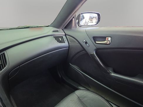 Used 2014 Hyundai Genesis 3.8 RWD image 22
