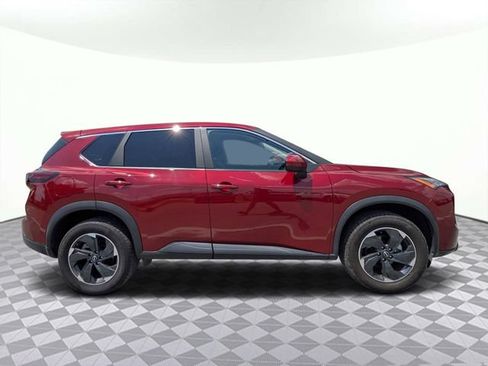 Used 2025 Nissan Rogue SV AWD/4WD image 3
