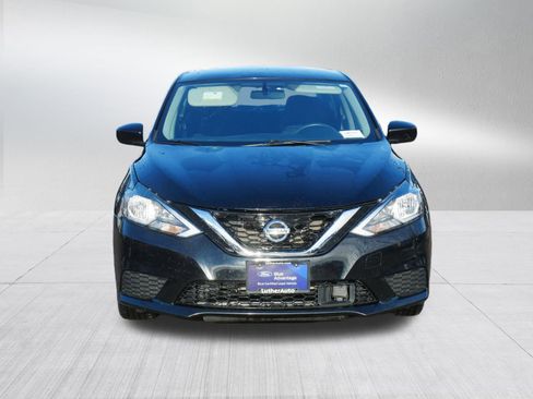 Used 2019 Nissan Sentra SV image 2