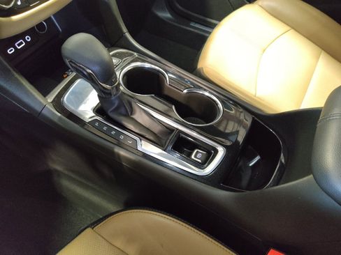 Used 2023 Chevrolet Equinox Premier FWD image 26