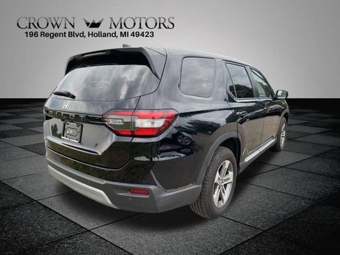 Used 2025 Honda Pilot EX-L image 12