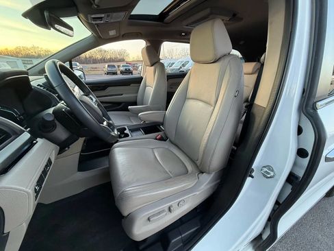 Used 2023 Honda Odyssey Touring image 12