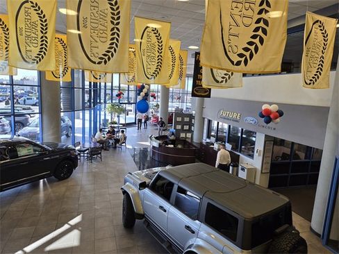 Used 2020 Nissan Frontier S image 12