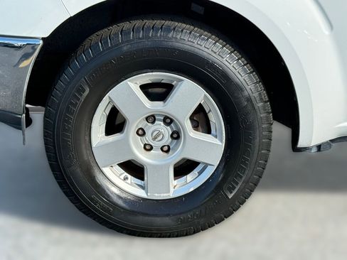 Used 2008 Nissan Frontier SE w/ SE Value Truck Pkg image 12