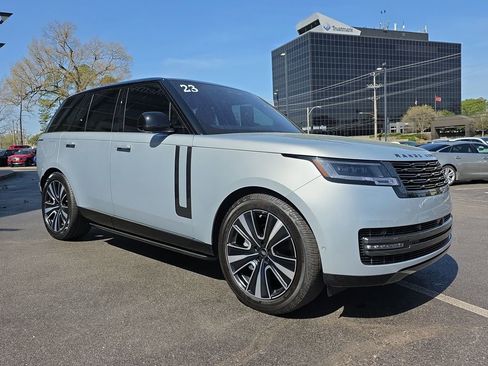 Used 2023 Land Rover Range Rover SE image 7