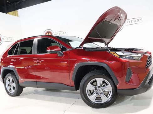 Used 2022 Toyota RAV4 XLE image 28