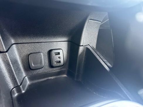 Used 2018 Chevrolet Volt Premier w/ Driver Confidence Package FWD image 17