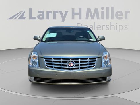 Used 2011 Cadillac DTS Luxury FWD image 8