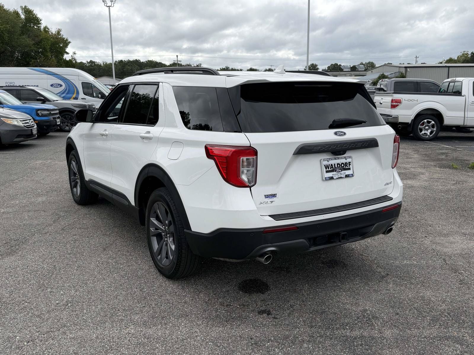 Certified 2023 Ford Explorer XLT w/ Equipment Group 202A AWD/4WD image 4