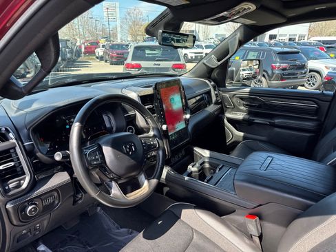 Used 2025 RAM 1500 Limited AWD/4WD image 12
