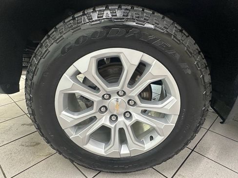 Certified 2023 Chevrolet Silverado 1500 LTZ w/ Technology Package image 18