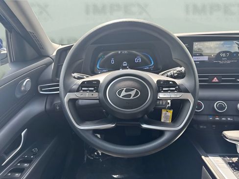 Used 2026 Hyundai Elantra SE FWD image 8