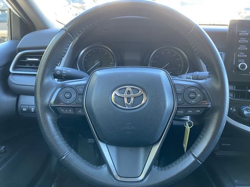Used 2023 Toyota Camry SE image 13
