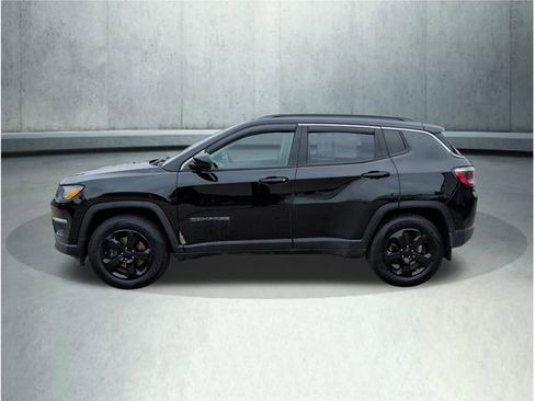 Used 2020 Jeep Compass Latitude w/ Cold Weather Group AWD/4WD image 2