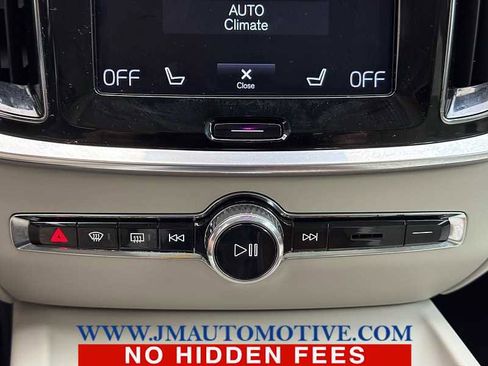 Used 2020 Volvo S60 T5 Momentum image 38