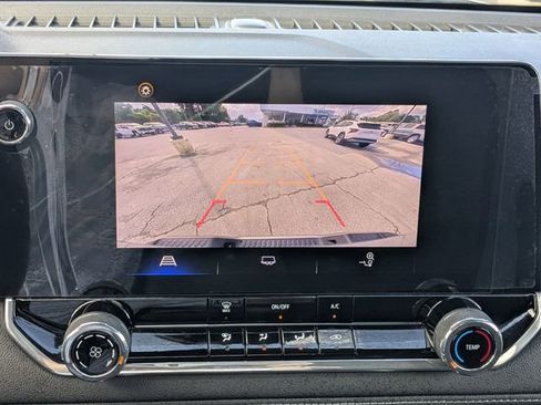 Used 2024 Chevrolet Colorado LT image 28