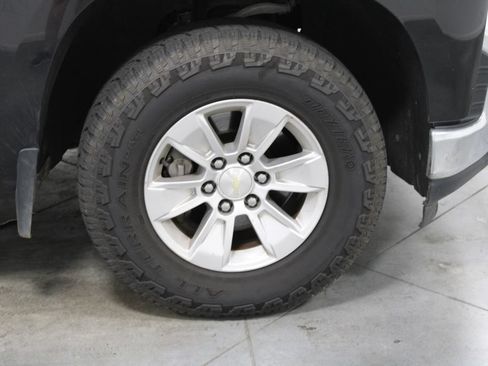 Used 2020 Chevrolet Silverado 1500 LT AWD/4WD image 13