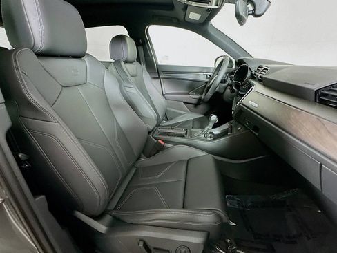New 2025 Audi Q3 2.0T Premium image 8