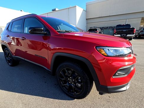 New 2026 Jeep Compass Latitude image 3