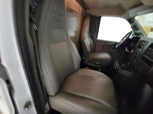 Used 2020 GMC Savana 3500 w/ Driver Convenience Package image 11