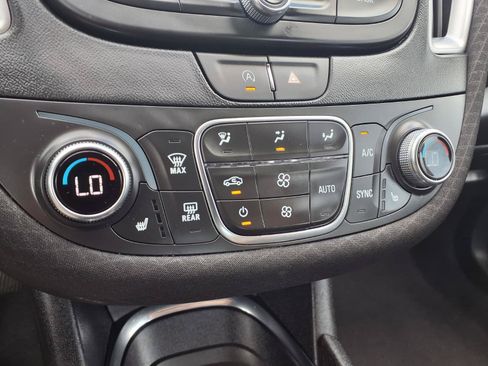 Used 2025 Chevrolet Malibu LT FWD image 9