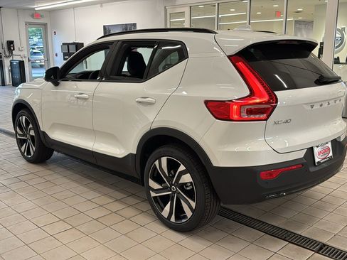 Used 2026 Volvo XC40 B5 Ultra w/ Protection Package Premier image 7