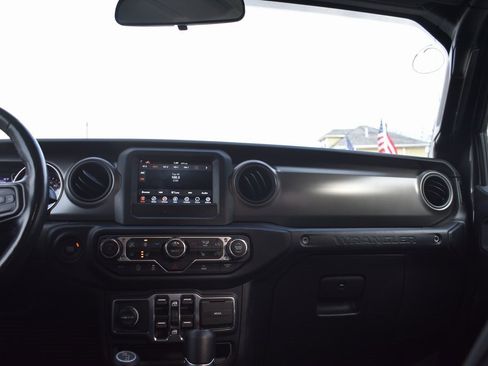 Used 2023 Jeep Wrangler Willys image 32