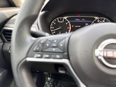 Used 2025 Nissan Altima 2.5 SV FWD image 26