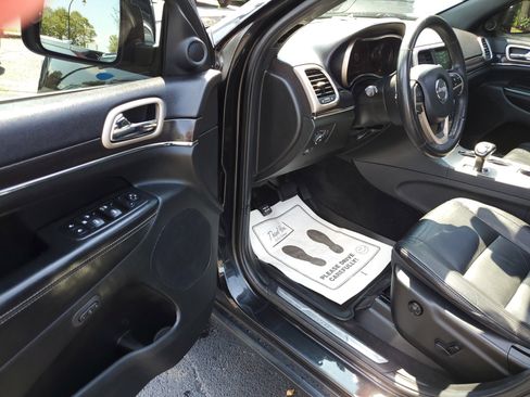 Used 2014 Jeep Grand Cherokee Limited image 15