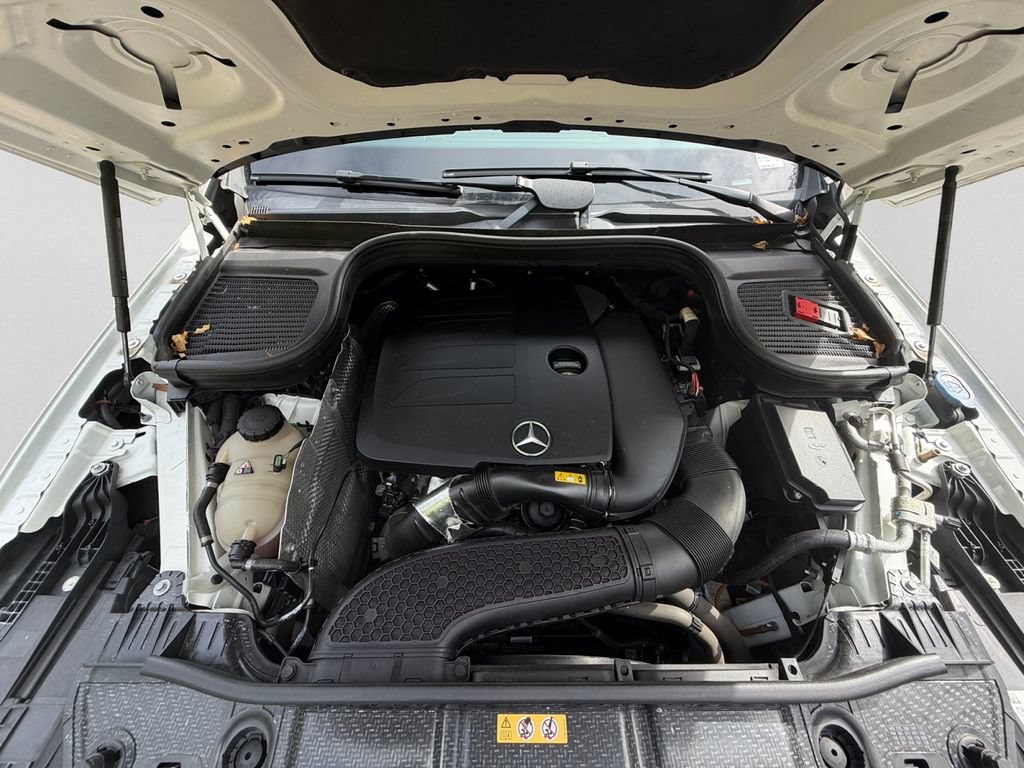 Used 2022 Mercedes-Benz GLE 350 4MATIC w/ Premium Package image 31