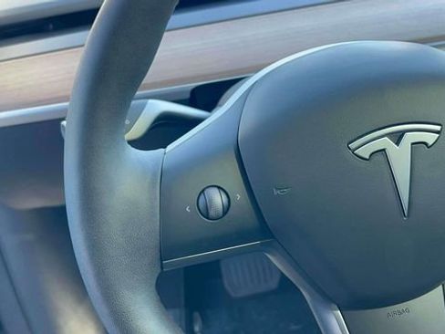 Used 2023 Tesla Model Y Long Range image 22