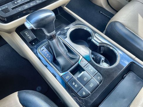 Certified 2020 Kia Sedona SX image 14